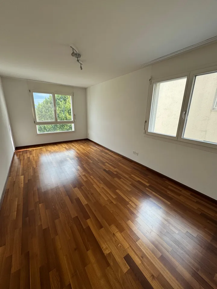 Mint-condition apartment with private laundry room – Foto 9 von 21
