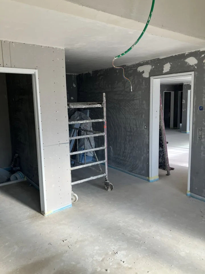New 4 1/2 rooms with large balcony – photo 5 of 11