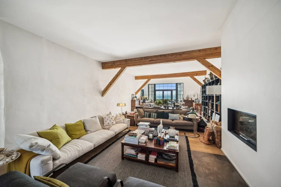 Proprietà eccezionale con due appartamenti e vista panoramica! – foto 2 di 13