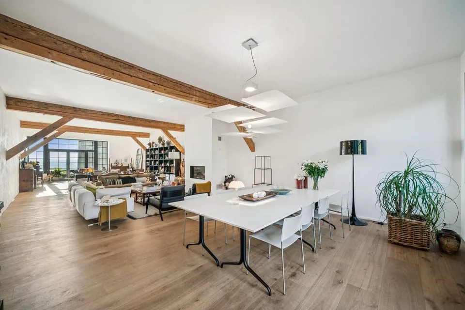 Proprietà eccezionale con due appartamenti e vista panoramica! – foto 3 di 13