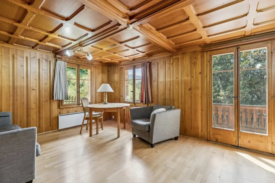 Grand chalet de 7 pièces avec appartement d'appoint et vue magnifique à Château-d'Oex VD – photo 2 sur 18