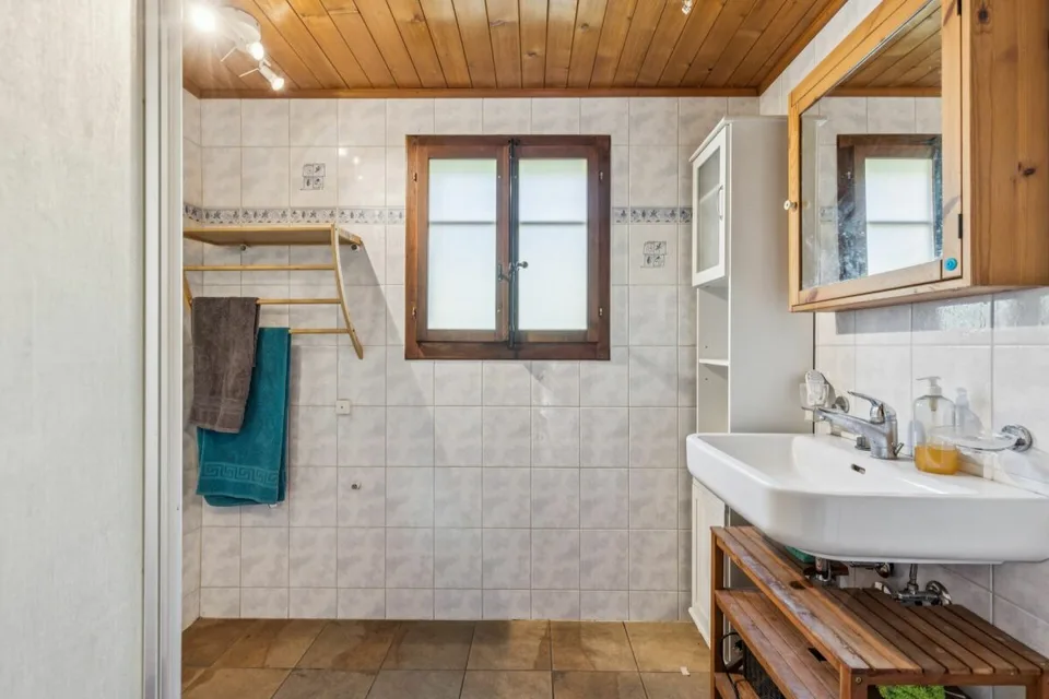 Grand chalet de 7 pièces avec appartement d'appoint et vue magnifique à Château-d'Oex VD – photo 10 sur 18