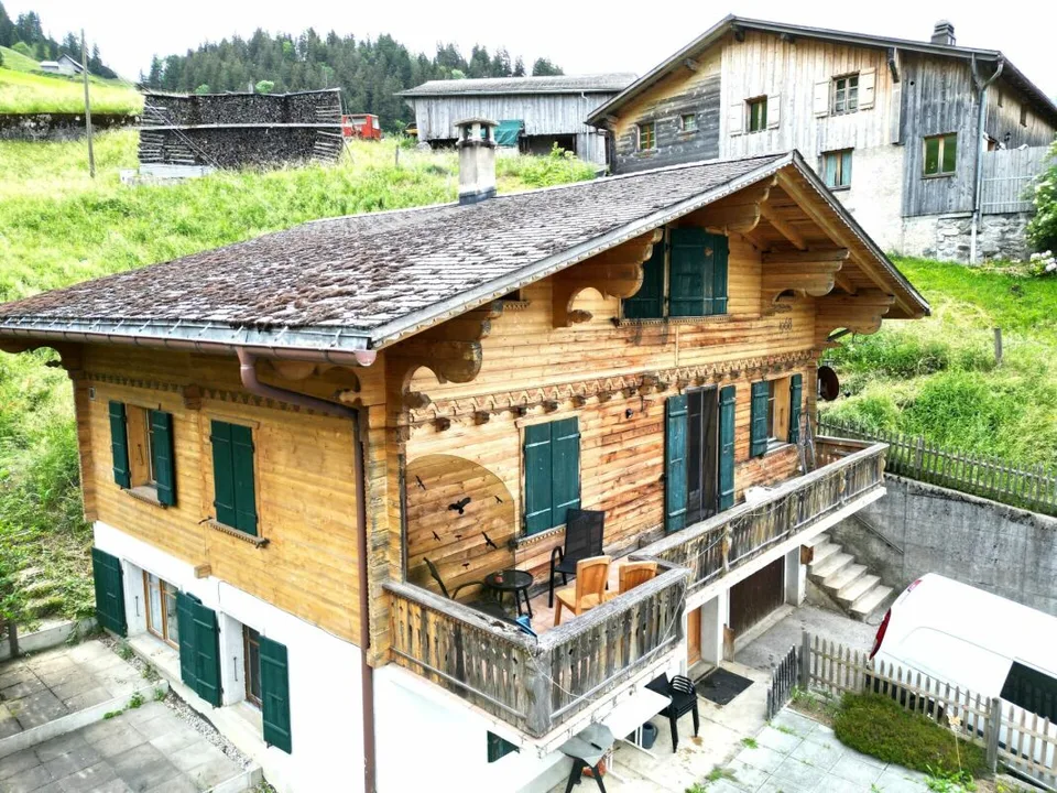 Grand chalet de 7 pièces avec appartement d'appoint et vue magnifique à Château-d'Oex VD – photo 14 sur 18