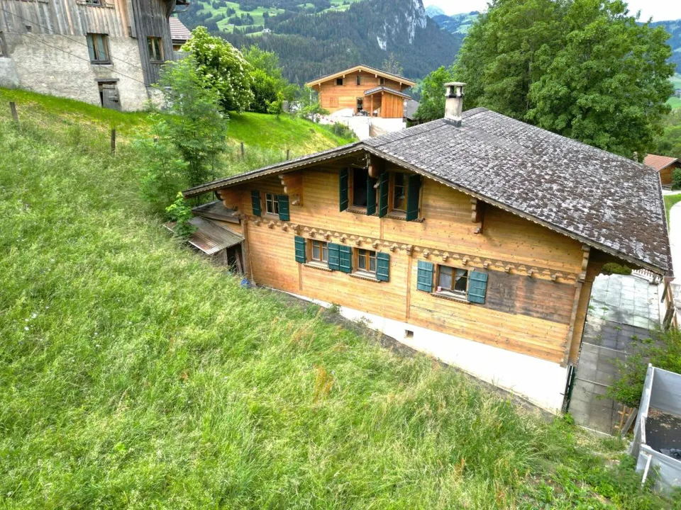 Grand chalet de 7 pièces avec appartement d'appoint et vue magnifique à Château-d'Oex VD – photo 15 sur 18