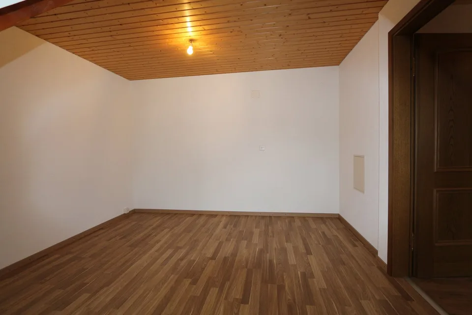 2.5-ROOM ATTIC APARTMENT WITH GALLERY – photo 7 of 13