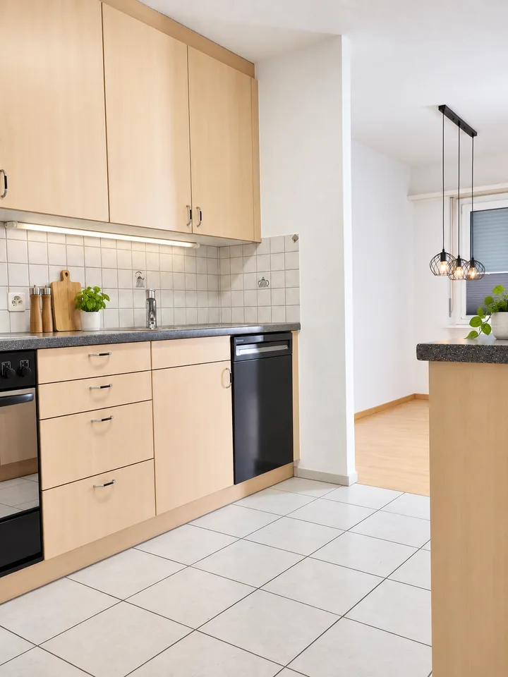 Appartamento tranquillo di 3,5 locali con balcone a Etziken – disponibile immediatamente! – foto 2 di 10