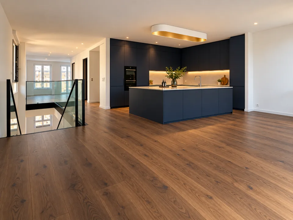 EXKLUSIVE MAISONETTE-WOHNUNG - ERSTVERMIETUNG NACH HOCHWERTIGER KOMPLETTSANIERUNG – Foto 5 von 13