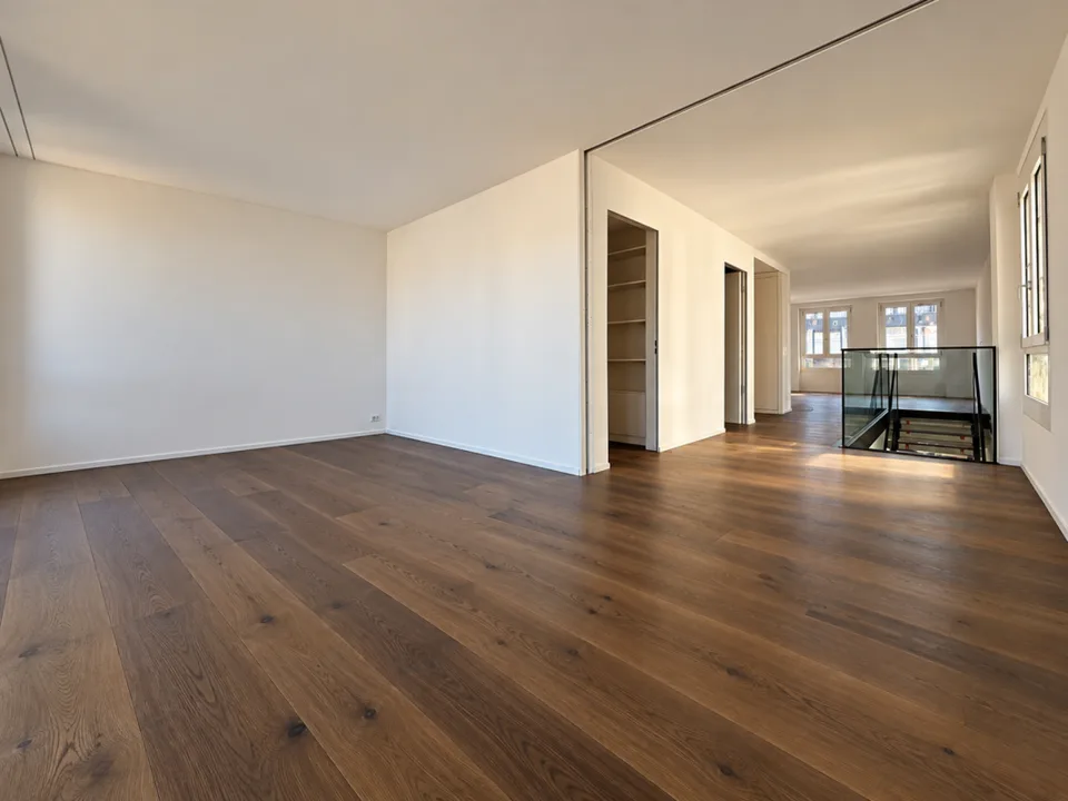 EXKLUSIVE MAISONETTE-WOHNUNG - ERSTVERMIETUNG NACH HOCHWERTIGER KOMPLETTSANIERUNG – Foto 4 von 13