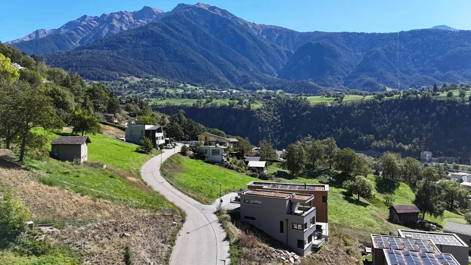 Terrain à bâtir recherché au-dessus de la vallée du Rhône à Naters – photo 7 sur 7