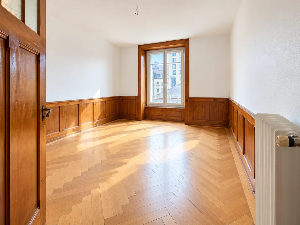 Magnifique appartement rénové de 2 pièces avec un balcon – photo 4 sur 4