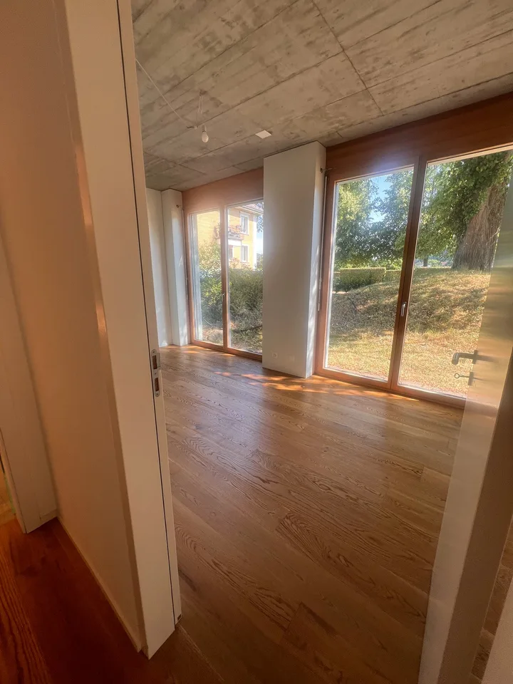 Moderne sonnige 4-Zimmer-Terrassenwohnung in ruhiger Lage von Eglisau – Foto 5 von 8