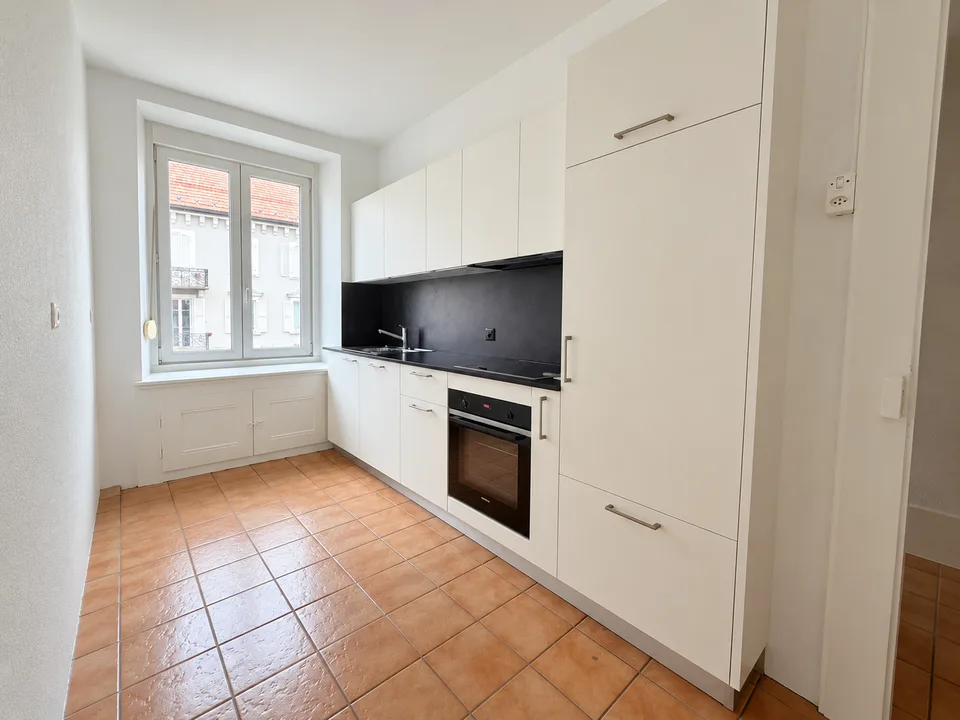 Sublime 2-room apartment with balcony – photo 2 of 4
