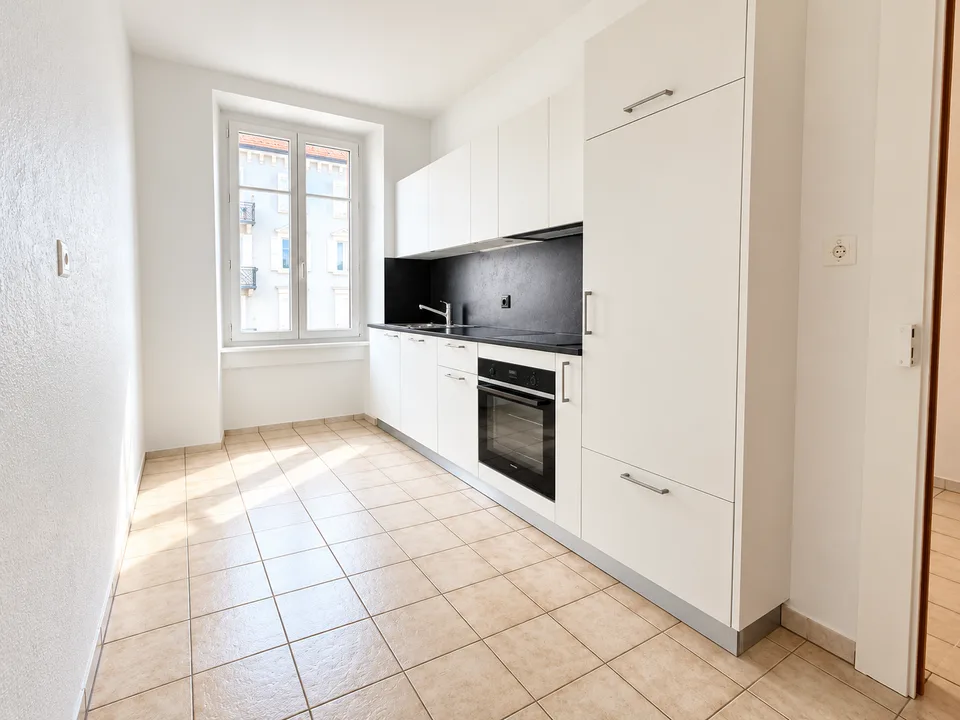 Bell'appartamento di 2 locali ristrutturato con balcone – foto 2 di 4
