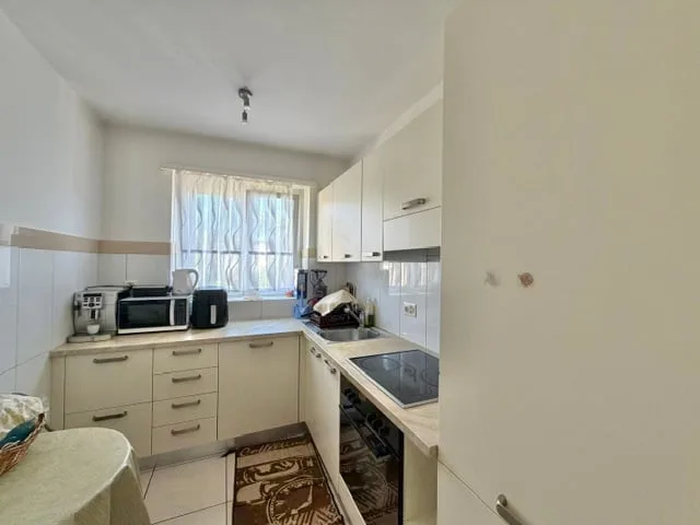 For sale in Minusio center - 4.5 room apartment on the first floor – photo 4 of 14