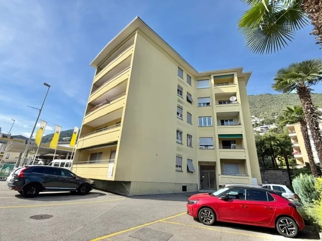 For sale in Minusio center - 4.5 room apartment on the first floor – photo 13 of 14