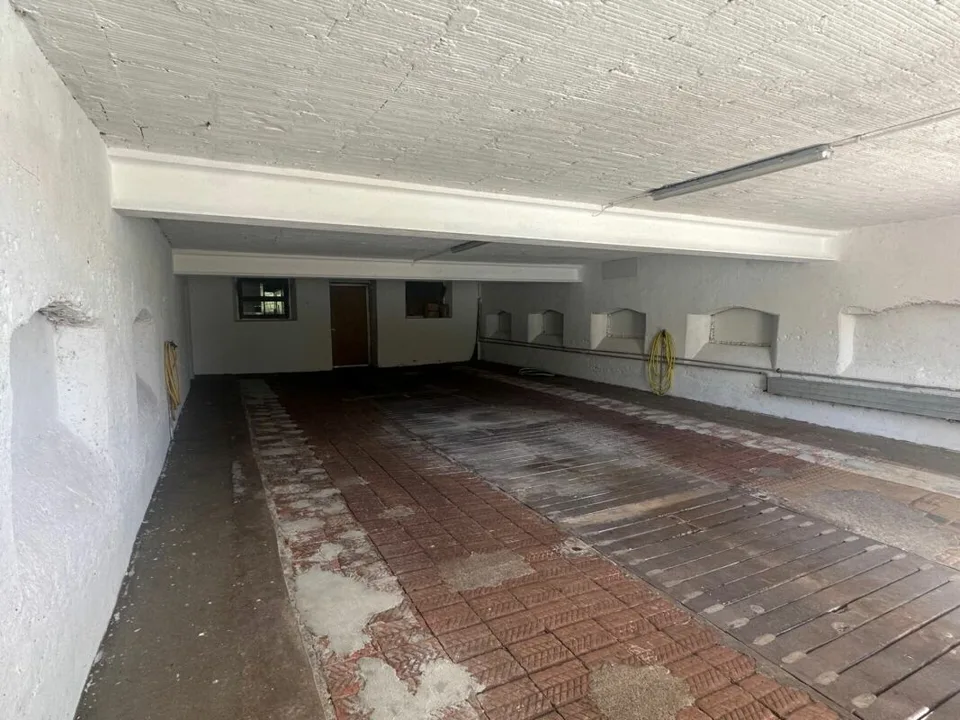 100 M2 LAGERRAUM ZU VERMIETEN – Foto 2 von 4