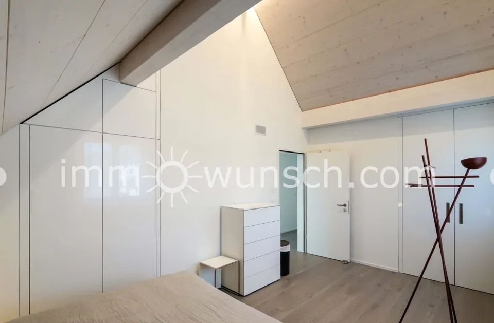 Modern ausgestattete, sowie helle 2.5 Zi. Dach-Eigentumswohnung – Foto 10 von 11