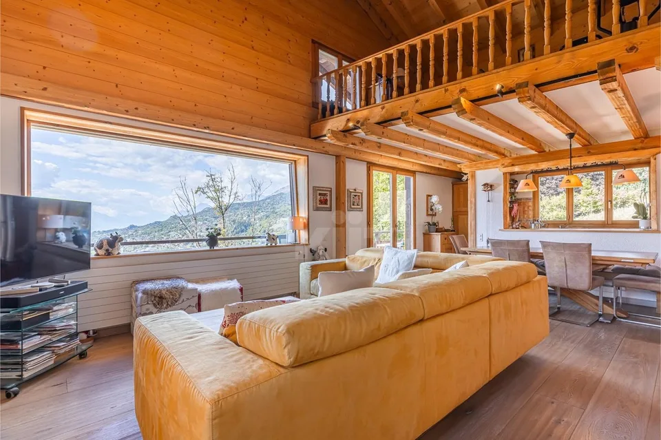 Schönes Chalet mit atemberaubendem Blick und eigenem Studio – Foto 2 von 13