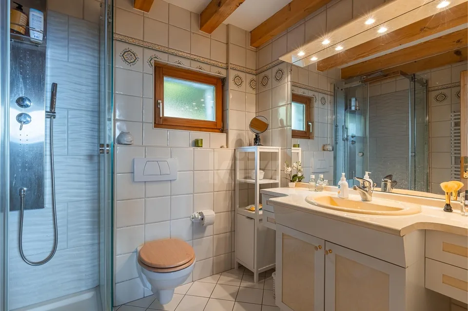 Schönes Chalet mit atemberaubendem Blick und eigenem Studio – Foto 11 von 13