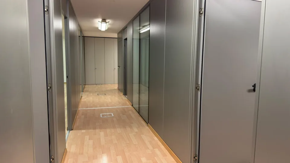 Bureau de 130 m² dans le complexe Piazzale alla Valle – Centre de Mendrisio - Disponible immédiatement – photo 6 sur 8