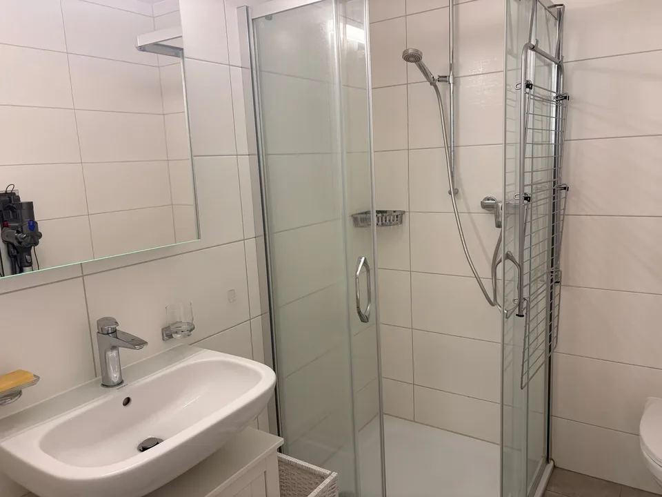 Av. des Alpen 17 - Ste-Croix - Möbliertes Studio 1 Zimmer im 1. Stock (Lot: 311) – Foto 6 von 6