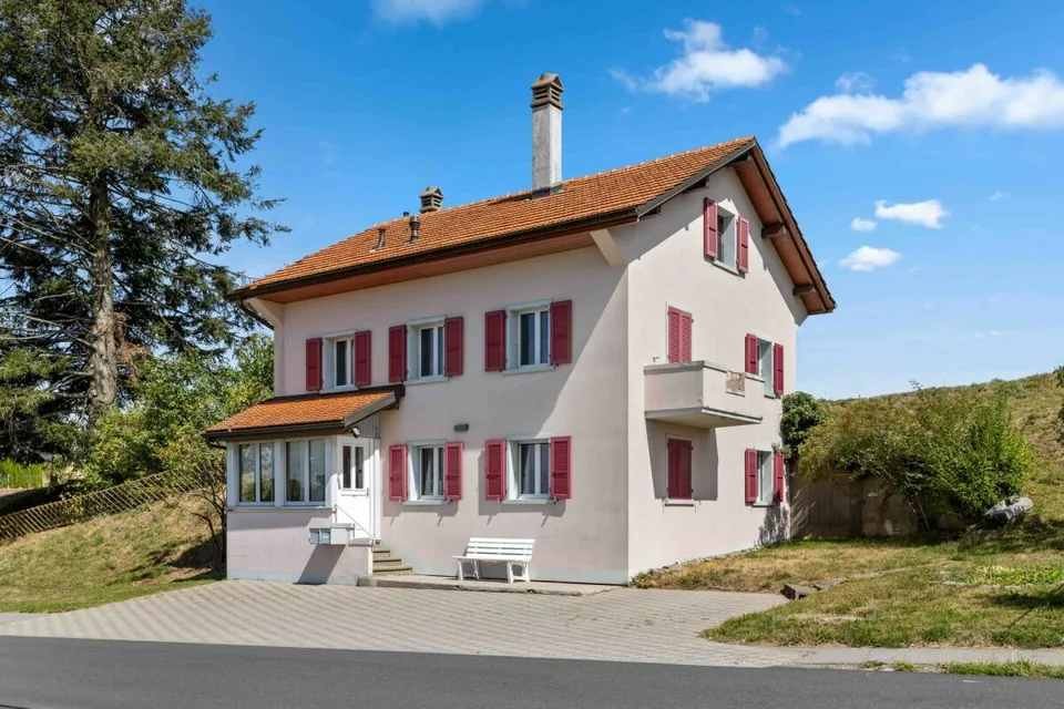 Casa con 2 appartamenti a 5 minuti da Romont e 20 minuti da Bulle – foto 2 di 7