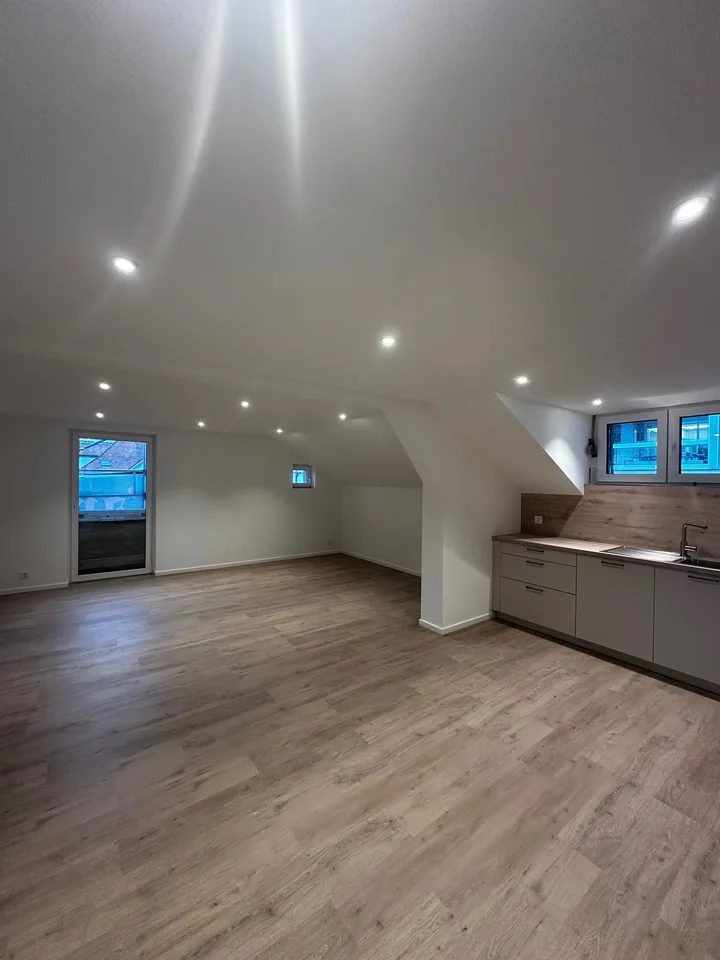 Geräumige 4,5-Zimmer-Wohnung renoviert in Bévilard – Foto 3 von 16