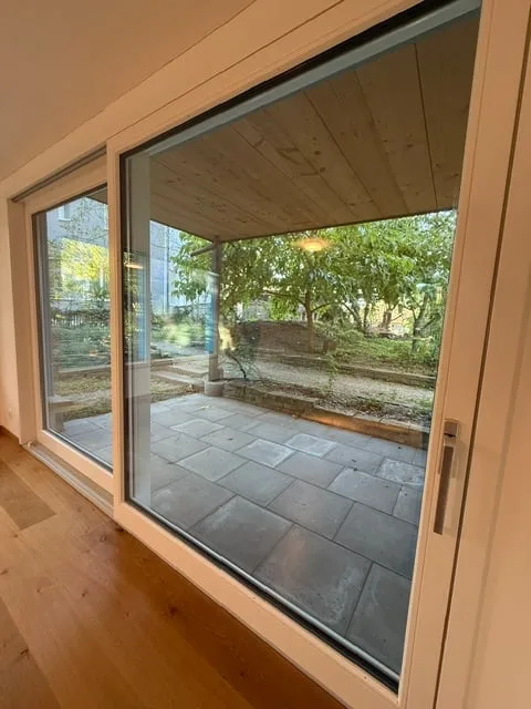 Premier loyer après rénovation, spacieux appartement 3.5 pièces au rez-de-chaussée avec terrasse et jardin – photo 7 sur 17