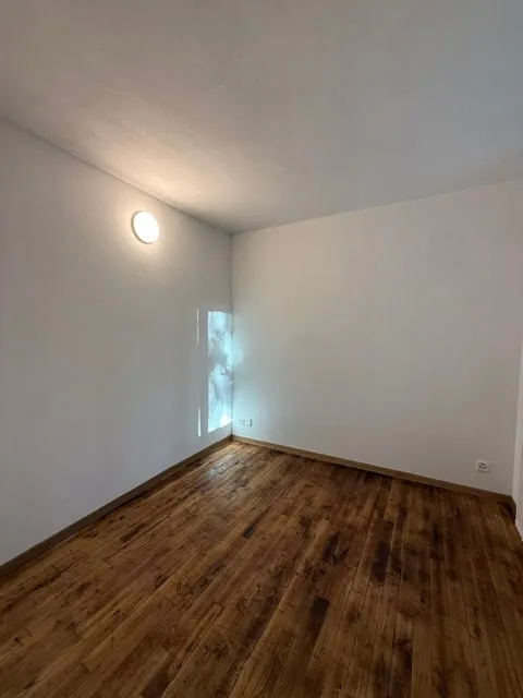Premier loyer après rénovation, spacieux appartement 3.5 pièces au rez-de-chaussée avec terrasse et jardin – photo 3 sur 17