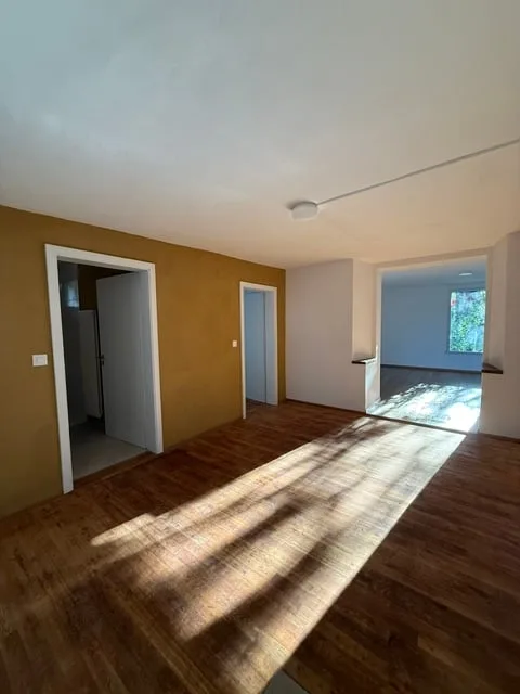 Premier loyer après rénovation, spacieux appartement 3.5 pièces au rez-de-chaussée avec terrasse et jardin – photo 15 sur 17