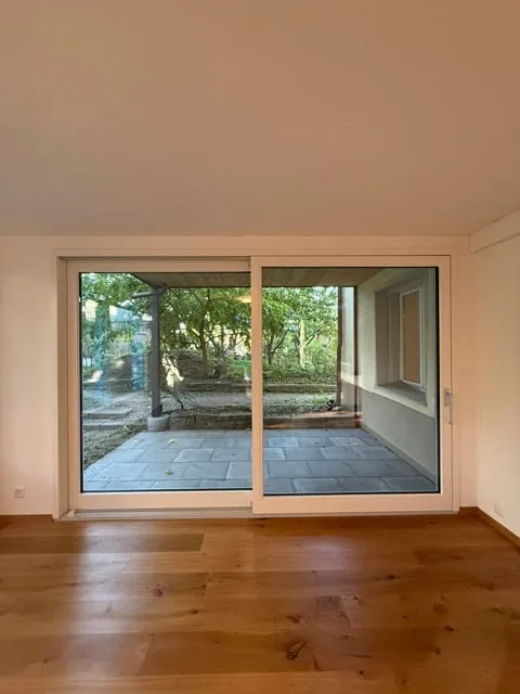 Premier loyer après rénovation, spacieux appartement 3.5 pièces au rez-de-chaussée avec terrasse et jardin – photo 8 sur 17