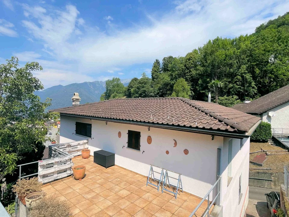 Spaziosa casa in collina con vista panoramica grande terreno e rustico in pietra – foto 16 di 21