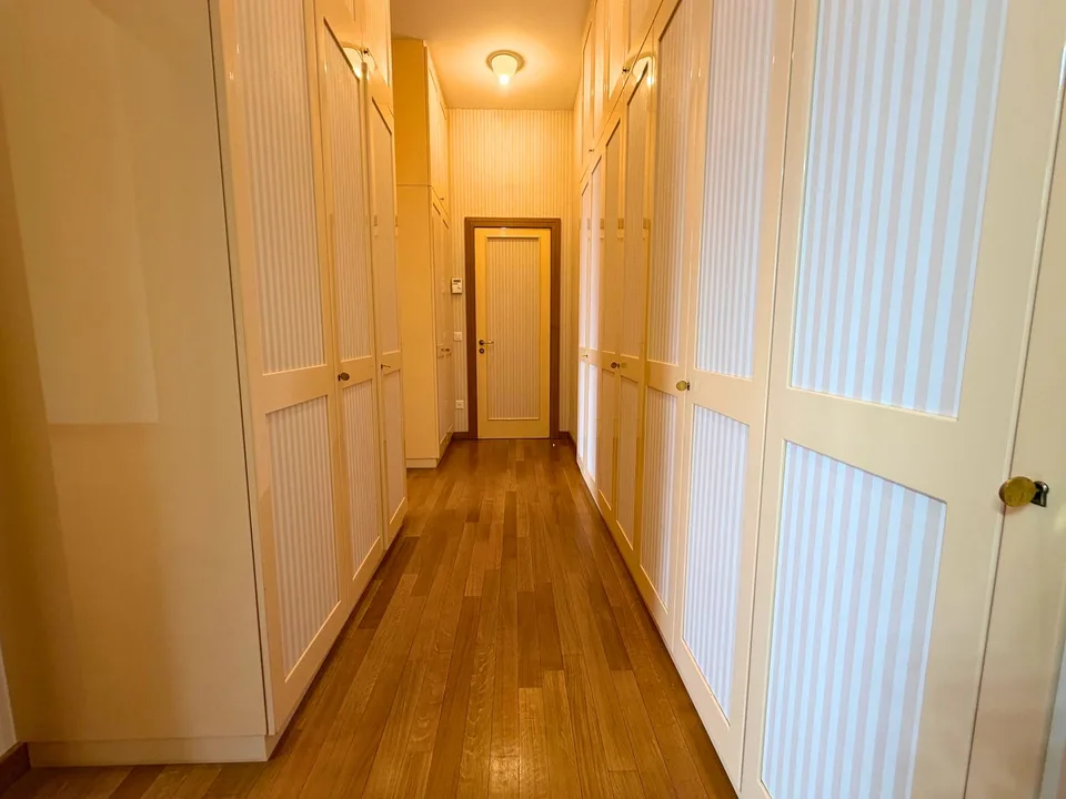 Residenz Bristol | Geräumige 3.5-Zimmer-Wohnung mit herrlicher Seesicht – Foto 10 von 17