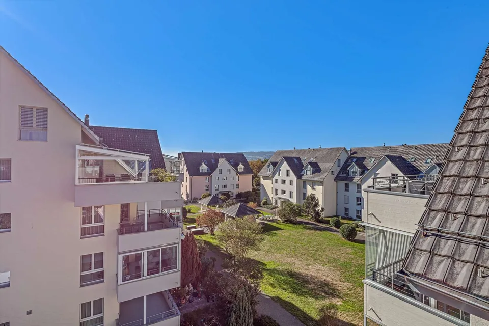 Gepflegte 4.5 Zimmer Dachmaisonette mit Terrasse und Schwedenofen – Foto 10 von 11