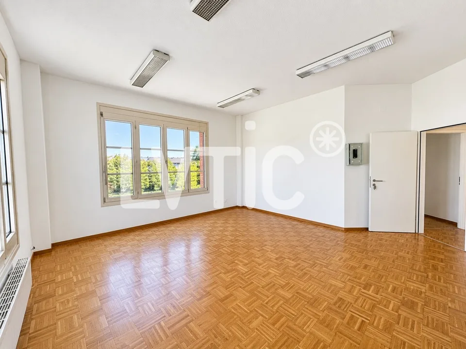Bureaux de 180 m2 à louer au Mont-sur-Lausanne – photo 3 sur 11