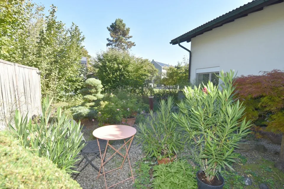 Grosszügiges Einfamilienhaus auf 850 m2 Grundstück – Foto 6 von 8