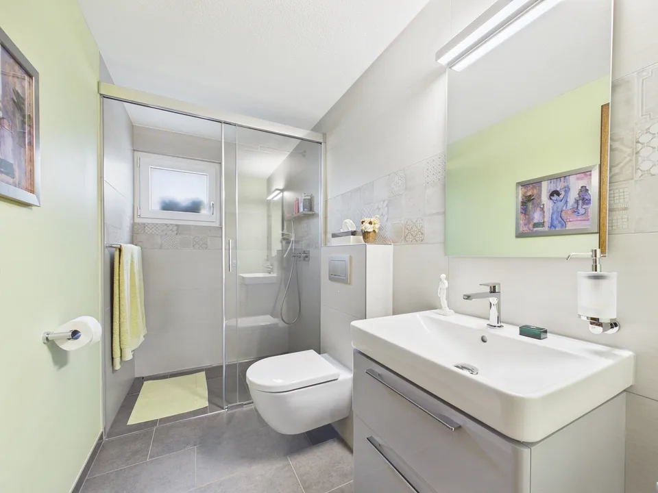Maison familiale de 5,5 pièces bien entretenue avec environnement spacieux – photo 10 sur 13