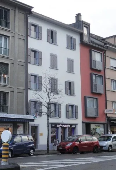 Appartement de 3,5 pièces en duplex au 4ème étage avec balcon et vue sur jardin et montagnes. – photo 10 sur 10