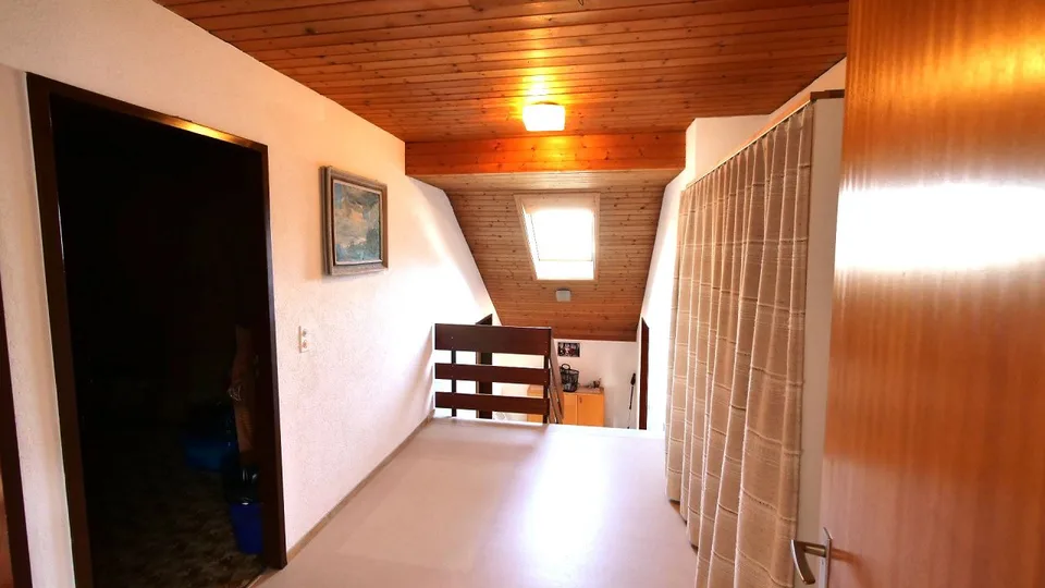 5,5 camere, spazioso, posizione tranquilla, accessibile e con molto potenziale – foto 14 di 20