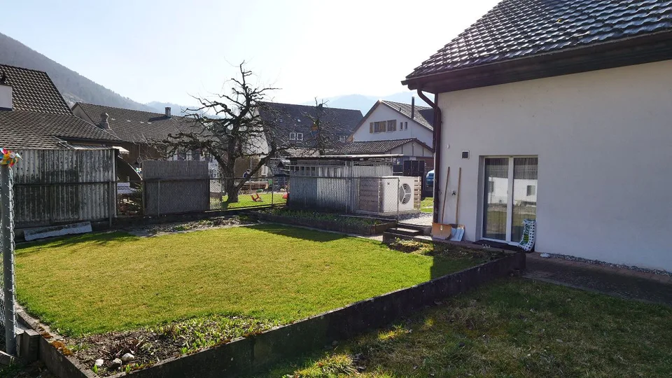 5,5 camere, spazioso, posizione tranquilla, accessibile e con molto potenziale – foto 3 di 20