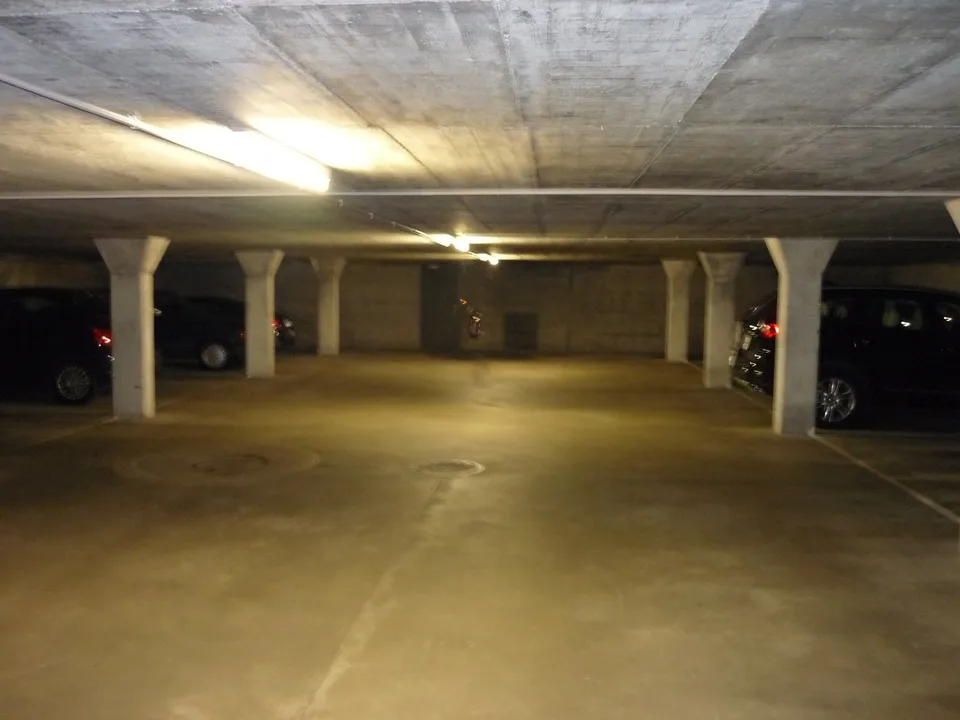 Grosse, ruhige 4-Zi-Whg mit eigenem Waschturm im Zentrum von Reinach – Foto 12 von 13