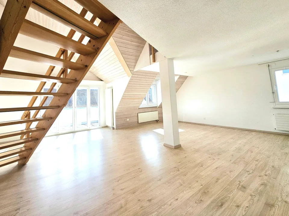 Delizioso appartamento a mansarda di 5,5 locali con galleria – foto 7 di 16