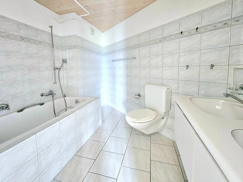 Delizioso appartamento a mansarda di 5,5 locali con galleria – foto 12 di 16