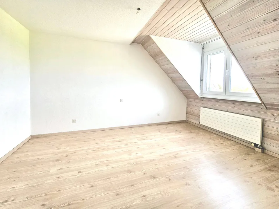 Delizioso appartamento a mansarda di 5,5 locali con galleria – foto 14 di 16