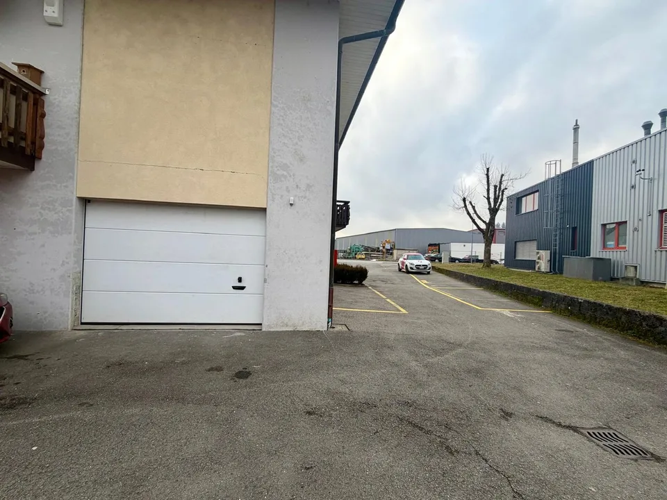 Vielseitiger Raum im Erdgeschoss - Büro, Lager oder berufliche Tätigkeit – Foto 2 von 3