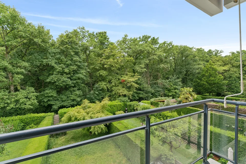 Spacieux appartement traversant de 4 pièces au calme – photo 7 sur 7