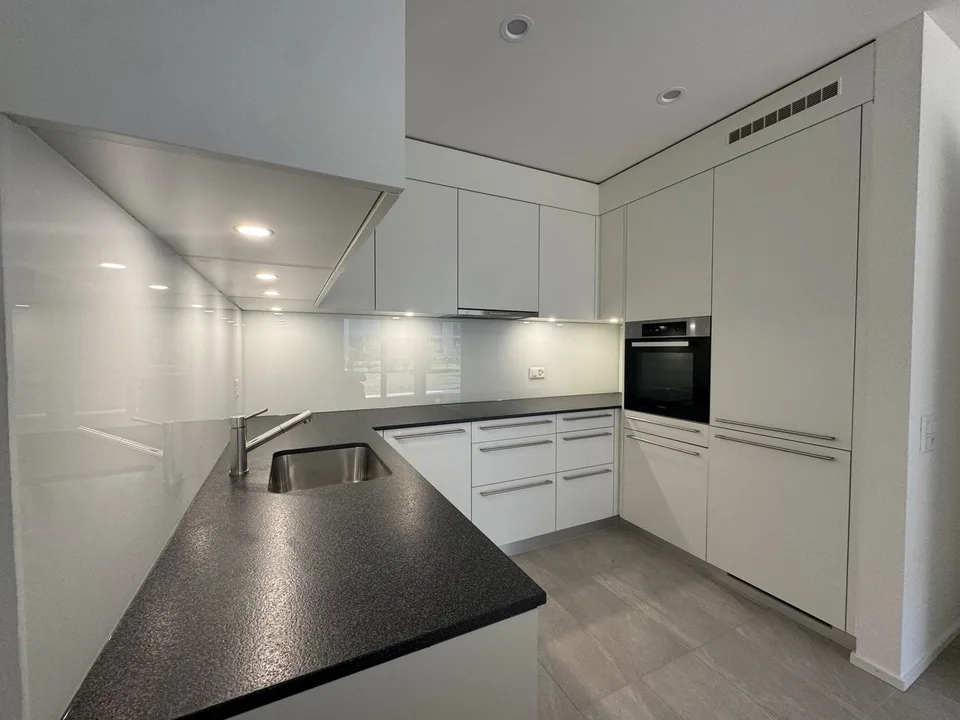 Moderne 2.5-Zimmerwohnung zu vermieten – Foto 2 von 13