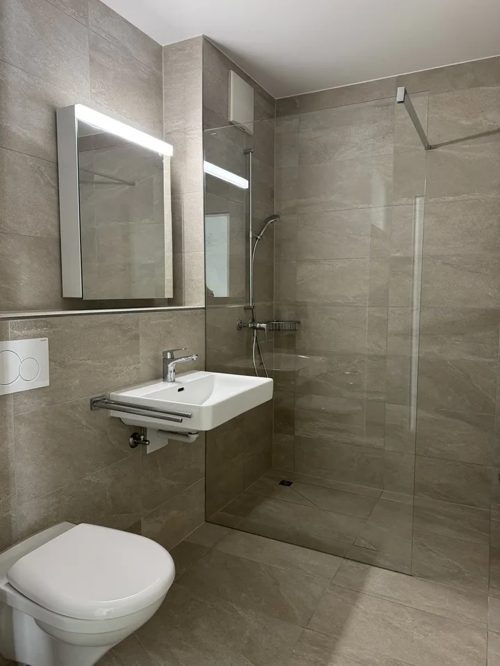 Moderne 2.5-Zimmerwohnung zu vermieten – Foto 8 von 13