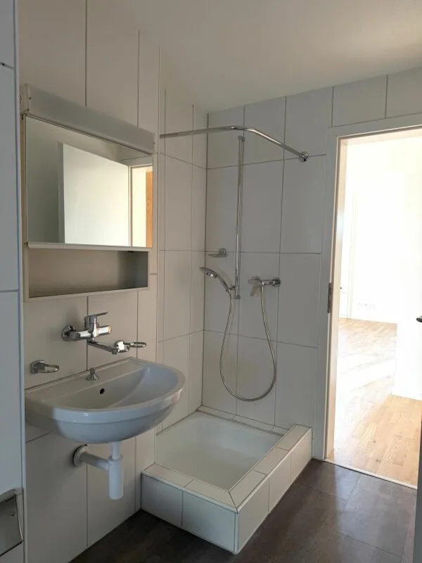 Helle & moderne 3.5 Zi.-Wohnung im Zentrum – Foto 10 von 11