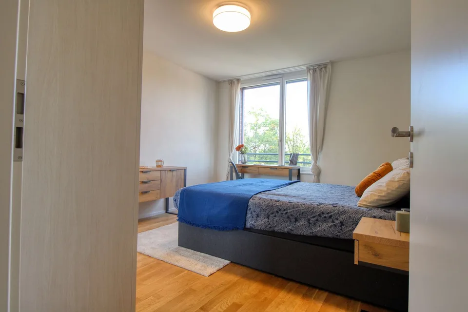 Appartement vivant spacieux à Crissier avec salle de bain privée – Foto 30 von 37